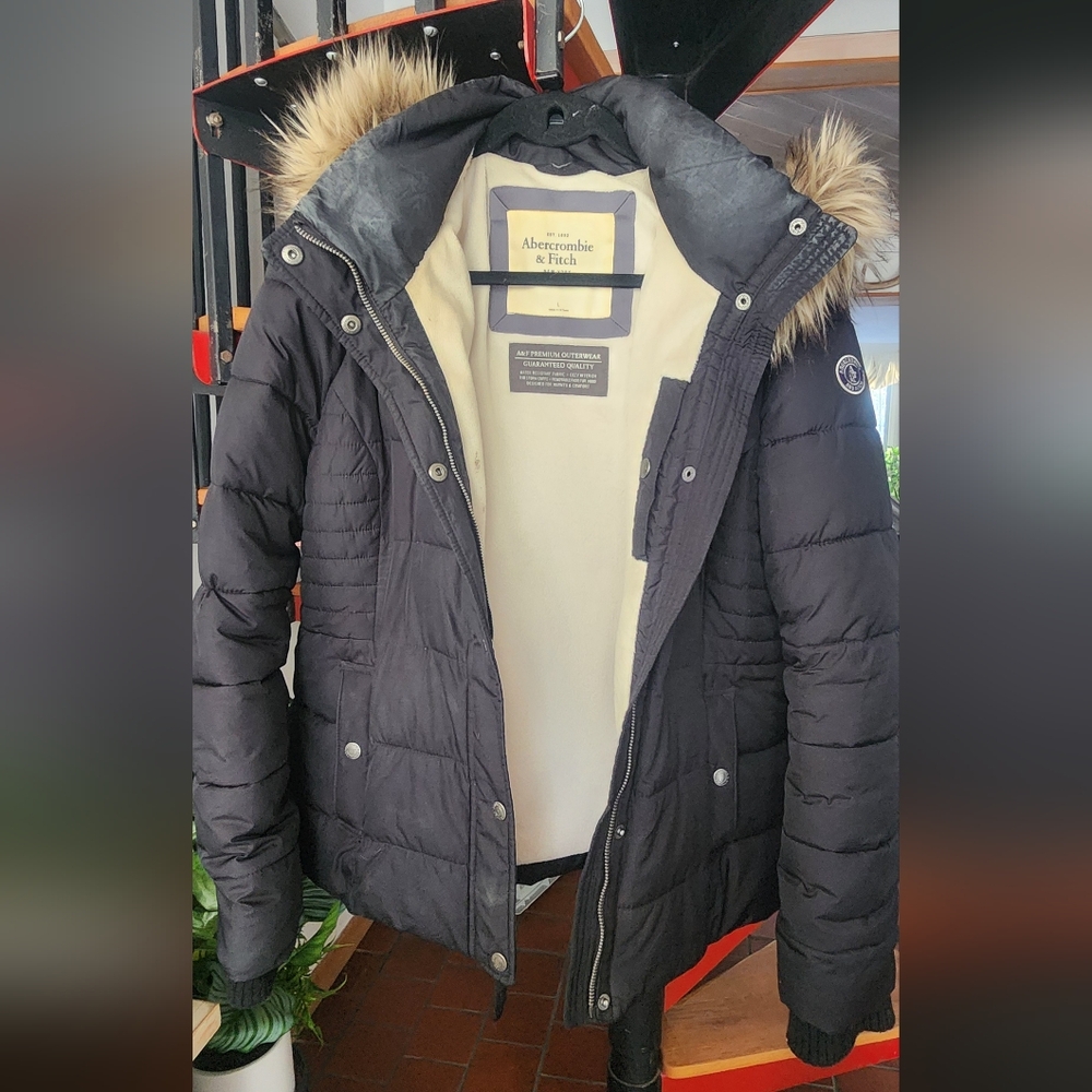 Abercrombie & Fitch Women's Premium outerwear winter puffer jacket Size Large